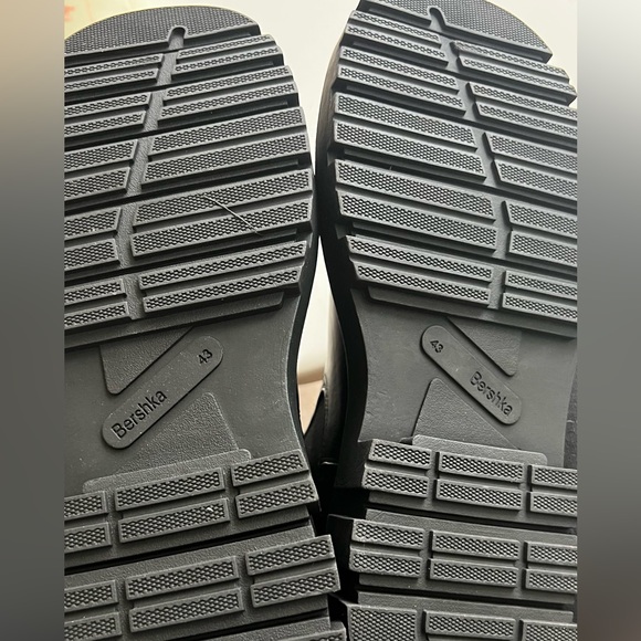 Bershka chunky Chelsea boot in black in 43 - Picture 3 of 3